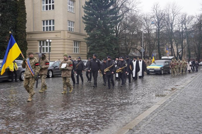 В Ужгород на щиті повернувся ще один Герой – 05