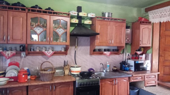 У будинку знайшли 4 людей без свідомості. Один із них був мертвий – 01