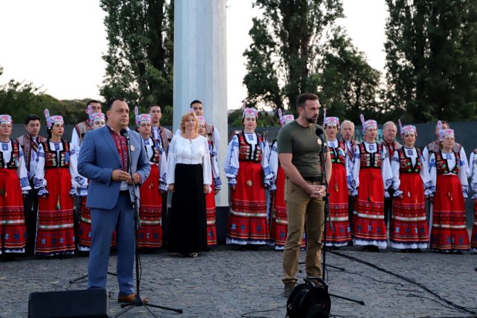 Світанок в Ужгороді зустріли молитвою за Україну – 09