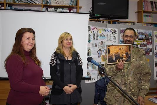 У Закарпатській бібліотеці презентували книгу Наталі Братасюк "Скляна куля" – 03