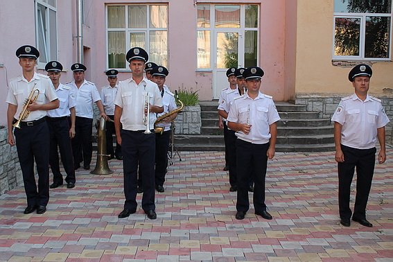 У День знань керівники Перечинської міліції відвідали місцеву школу-інтернат – 02