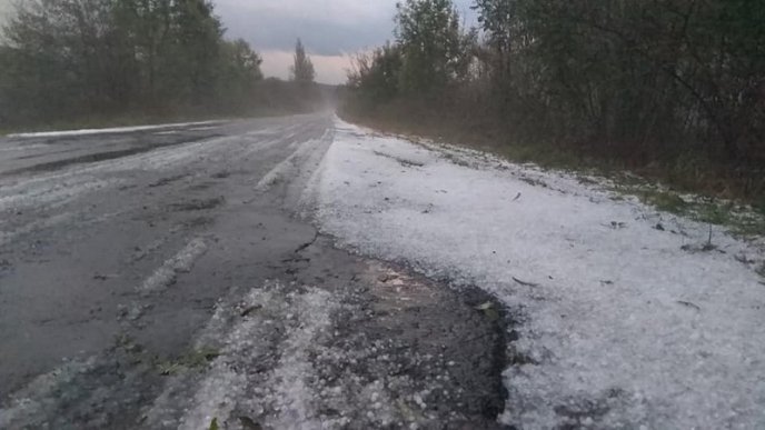 В одному з районів випав град – 02