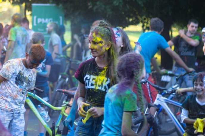 Соцмережі заполонили яскраві фото із вчорашнього Мегазаїзду у Мукачеві – 17