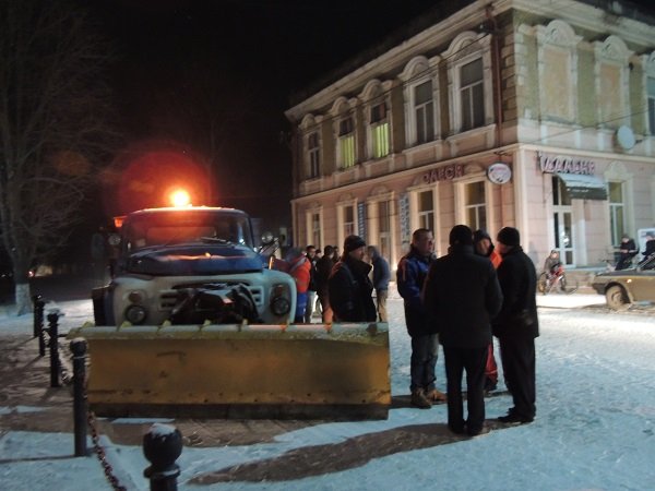 У Берегові іномарка врізалась у снігоочисник – 03