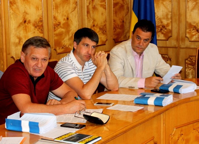 Закарпатські депутати виділять гроші на спортивні майданчики – 06