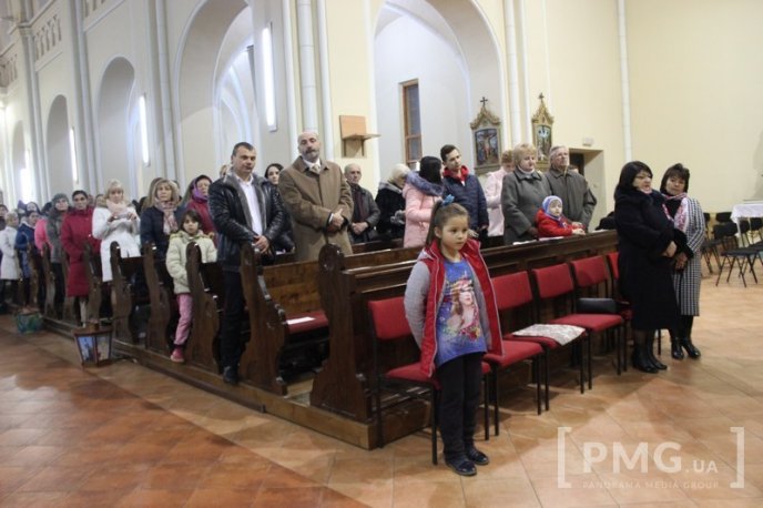 Яскраве святкування Дня святого Мартина у Мукачеві: парад ліхтариків, лицарські бої та вогняне шоу – 02 Яскраве святкування Дня святого Мартина у Мукачеві: парад ліхтариків, лицарські бої та вогняне шоу – 02