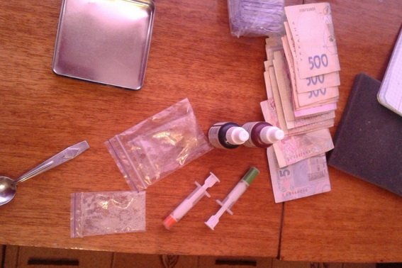 Під час обшуку на Мукачівщині у фігуранта кримінальної справи виявили наркотики – 03 Під час обшуку на Мукачівщині у фігуранта кримінальної справи виявили наркотики – 03