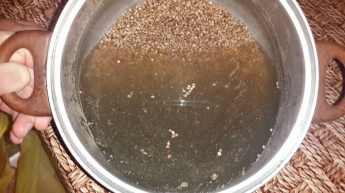 В одному із магазинів Ужгорода продають гречку з болотом – 03