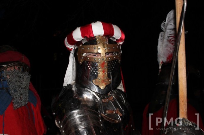 Яскраве святкування Дня святого Мартина у Мукачеві: парад ліхтариків, лицарські бої та вогняне шоу – 11 Яскраве святкування Дня святого Мартина у Мукачеві: парад ліхтариків, лицарські бої та вогняне шоу – 11