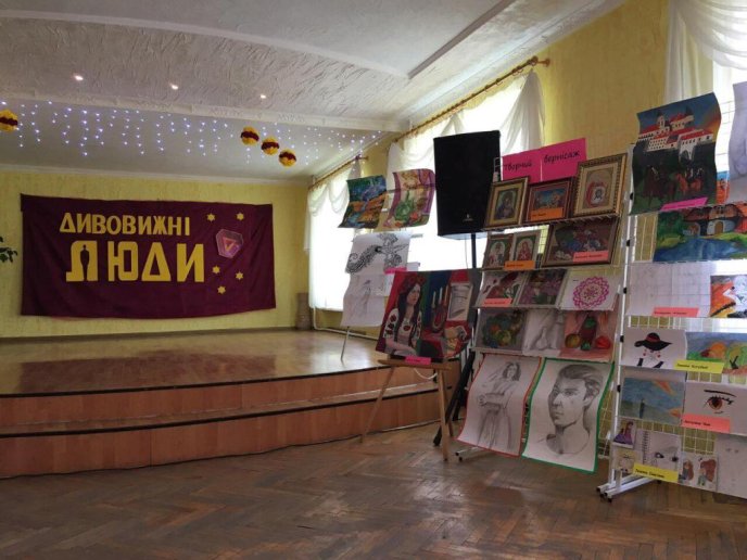 У торговельно-економічному коледжі Мукачева відзначили мистецьки обдаровану молодь – 08