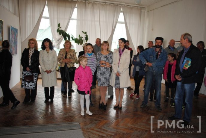 У Мукачеві до Дня художника відкрилась виставка митців міста – 11