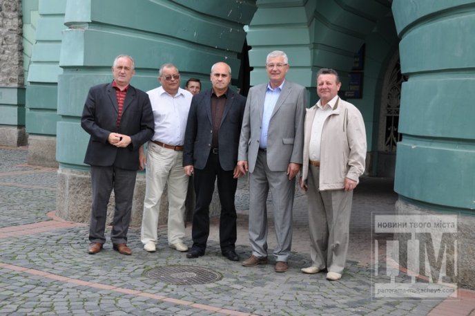 Петро Порошенко у Мукачеві презентував свою передвиборчу програму "Жити по-новому" (ФОТОРЕПОРТАЖ) – 02