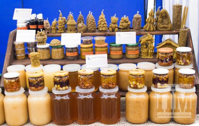 На ярмарку до Дня святого Мартина мукачівці куштують справжні ласощі (ФОТОРЕПОРТАЖ) – 10