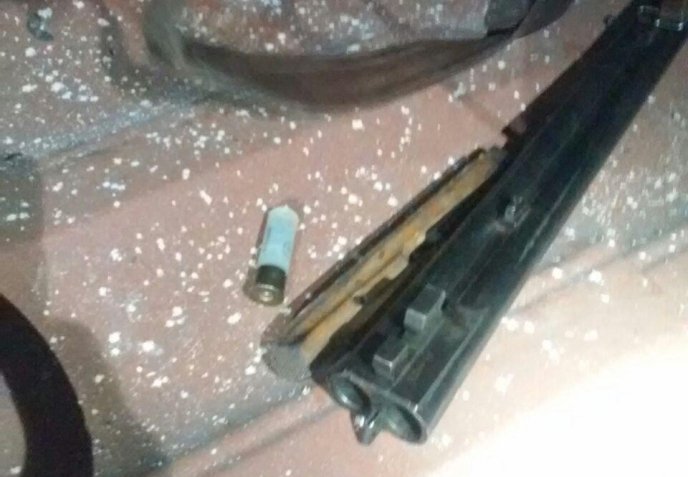 Замість зловмисників мукачівські патрульні виявили незареєстровану зброю – 02