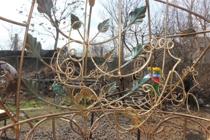 Мукачівець Василь Щока підготував до Великодня унікальну ковану писанку – 05