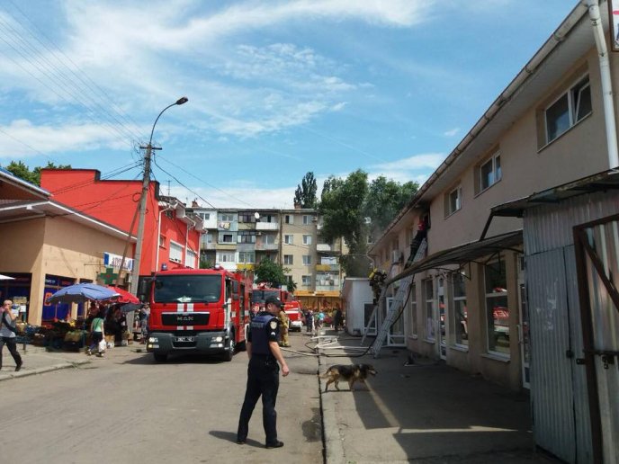 В Ужгороді на ринку "Білочка" сталась пожежа – 07