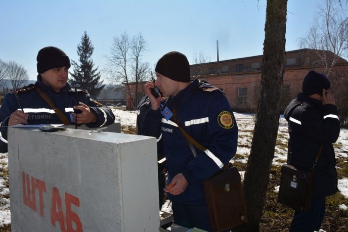 В Ужгороді "евакуювали" понад 300 людей – 08