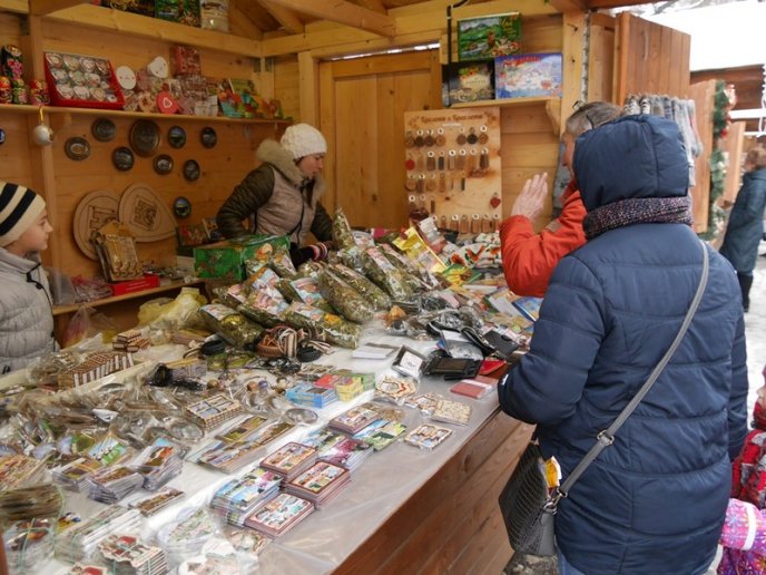 В Ужгороді розпочався новорічно-різдвяний ярмарок – 36
