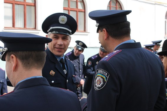 Закарпатські правоохоронці переодягнулись у літній одяг – 01