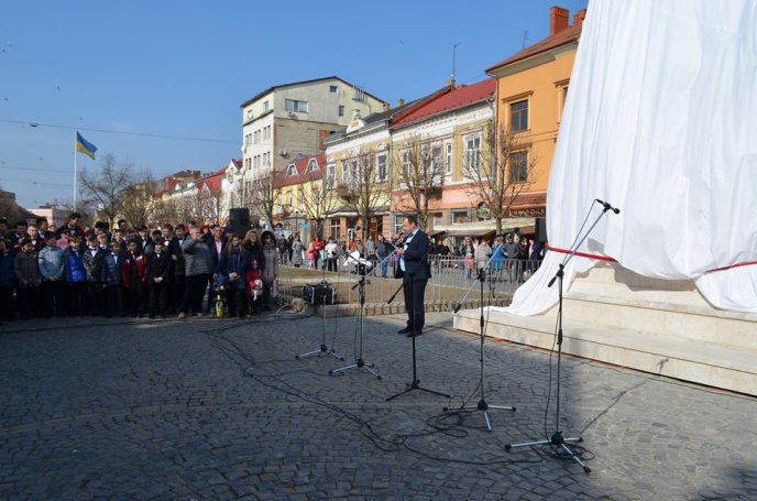 У Мукачеві урочисто відкрили пам’ятник Святому Мартину – 04