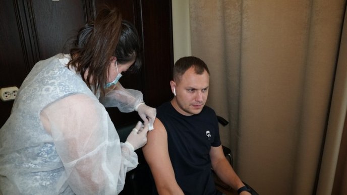 У Мукачеві вакцинували більшість працівників міськради – 01 У Мукачеві вакцинували більшість працівників міськради – 01