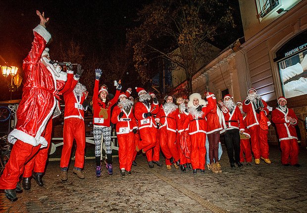 Декілька десятків Миколаїв вчора ввечері в обласному центрі створювали святкову та незабутню атмосферу (ФОТО) – 12