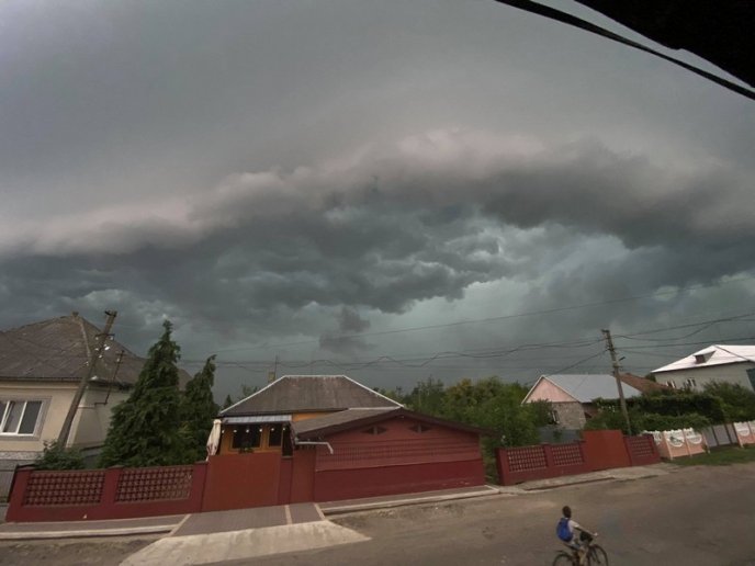 За мить до грози: в мережі показали вражаючі кадри – 08 За мить до грози: в мережі показали вражаючі кадри – 08