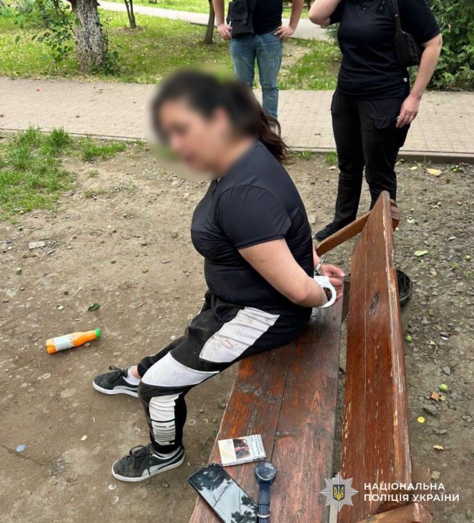 Затримано жінку, яку підозрюють у розповсюдженні заборонених речовин – 01