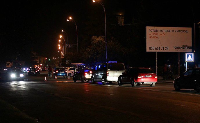 Біля готелю "Закарпаття" в Ужгороді сталась ДТП – 01