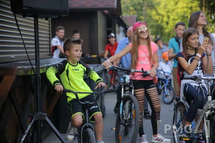 Миттєвості велозаїзду у Мукачеві: фоторепортаж із "Літньої зустрічі цімборів" – 41