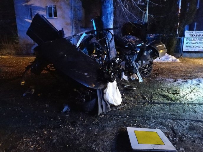 Двоє українців загинули у моторошній ДТП у Польщі – 04