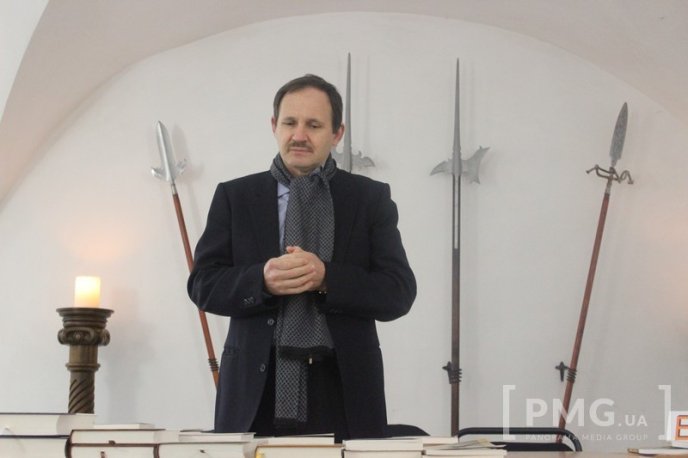 У Мукачівському замку "Паланок" відбулась літературна зустріч з письменником Мирославом Дочинцем – 08