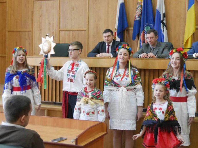 До Ужгородської міськради завітали колядники – 09