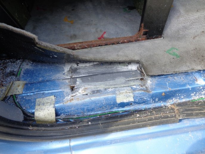 Закарпатські митники конфіскували в українця "Мерседес" з "лівим" номером кузова – 06