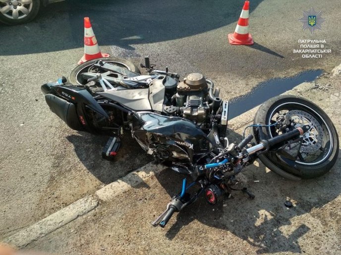 Оприлюднені фото з місця вчорашньої аварії у Мукачеві – 01