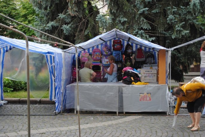Сьогодні в Мукачеві стартує шкільна ярмарка (ФОТО) – 04