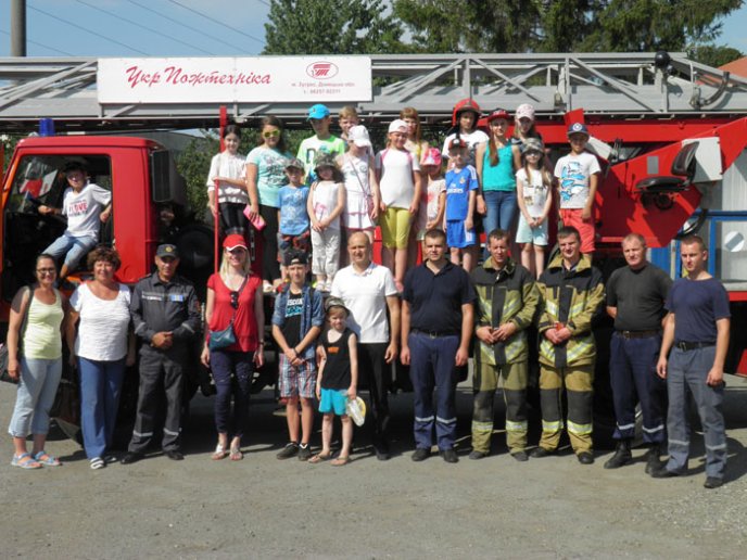 Вихованці дитячого літнього табору ознайомились з роботою закарпатських рятувальників – 01