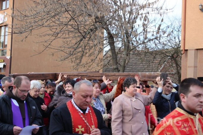 Вулицями Мукачева пройшла Хресна Хода – 03