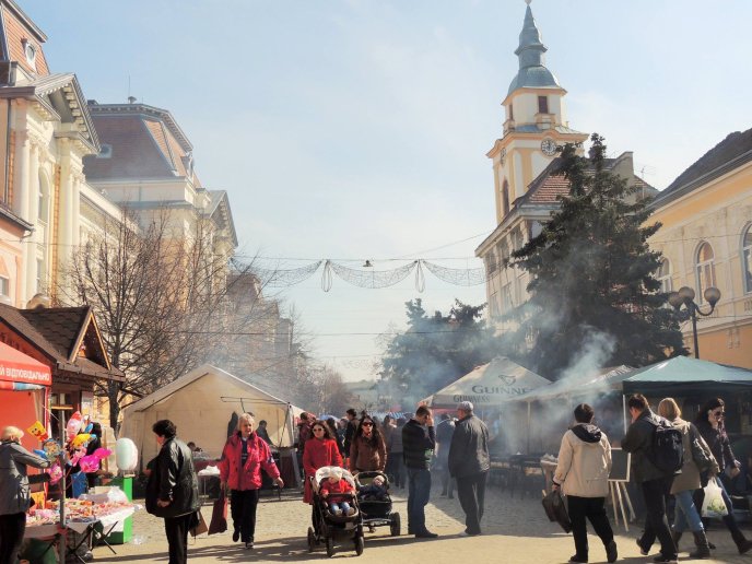 У Берегові розпочався перший весняний ярмарок – 01