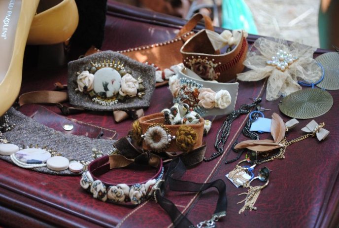 В Ужгороді проходить благодійна "Міська барахолка" – 03