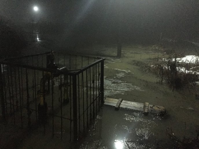 У Ракошині вода підтопила кілька сільських вулиць: через паводок призупинено навчання у школі – 09