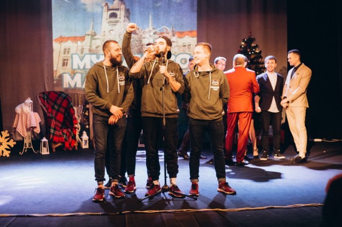 "Мукачево майліпшоє": як гумористи містян веселили – 05