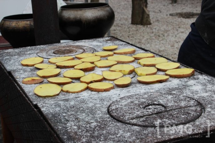 У Мукачеві розпочався фестиваль "Огинь і мнясо" – 01 У Мукачеві розпочався фестиваль "Огинь і мнясо" – 01