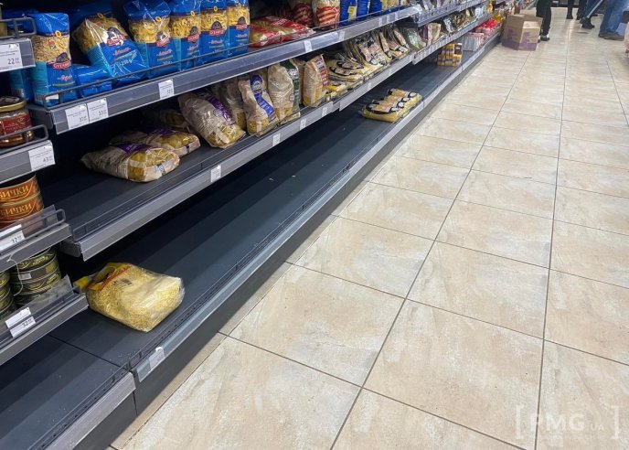 Супермаркети Мукачева: чи вистачає зараз продуктів і чи підвищують ціни – 01