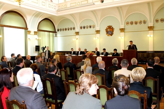 Керівництво Закарпаття підписало угоду з 10-ма регіонами Угорщини, Румунії та Сербії – 06