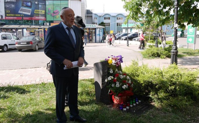 В Ужгороді вшанували пам’ять жертв Голокосту – 02