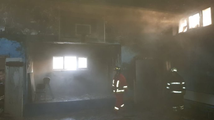 Евакуювали дітей: вранці в одній зі шкіл Сваляви спалахнула пожежа – 04