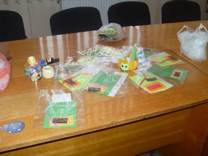 В Ужгородській міській бібліотеці виготовляли ялинкові прикраси – 03 В Ужгородській міській бібліотеці виготовляли ялинкові прикраси – 03