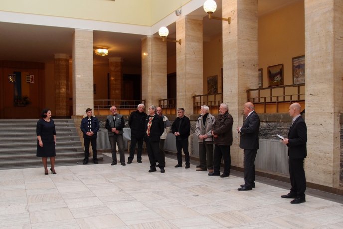 В атріумі Закарпатської ОДА художники краю представили виставку "Зима – 2017" – 01