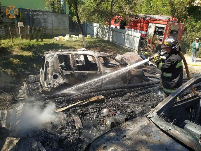 За добу в області горіли 4 машини – 01